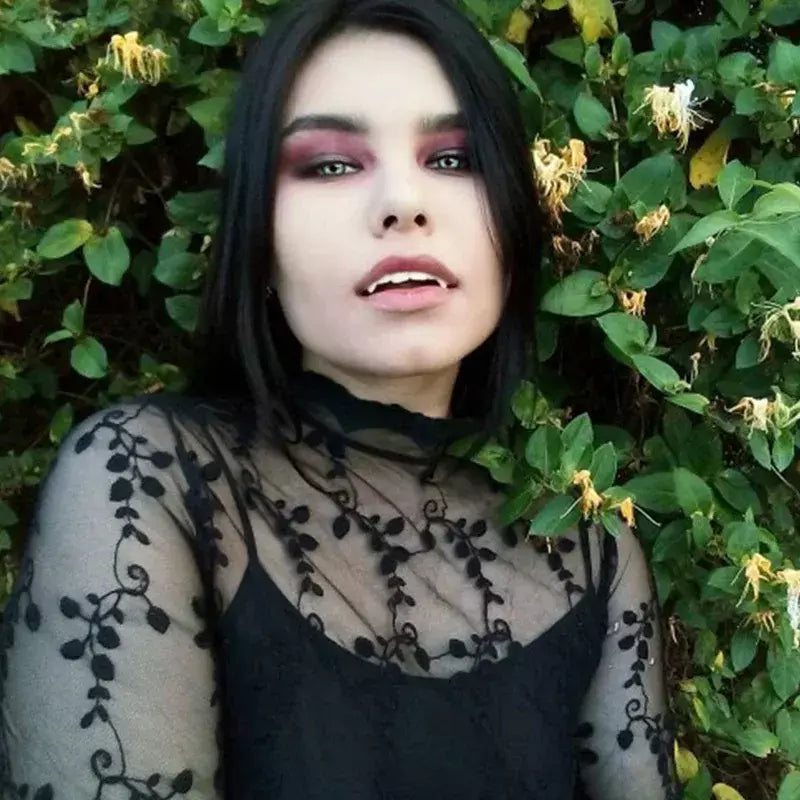 1 par de dentes de vampiro, presas, adereços para dentaduras, fantasia de halloween, dentes falsos, cola sólida, adesivo para dentadura, decoração de festa de halloween