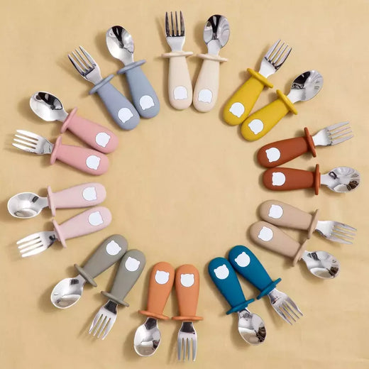 Bebê alimentação sólida colher e garfo conjunto, sem BPA, alça de silicone, urso dos desenhos animados, utensílio inoxidável, talheres infantis, novo design