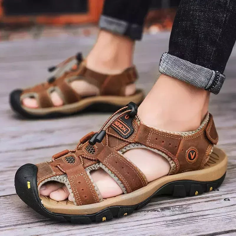 2024 sapatos masculinos de couro verão novo tamanho grande sandálias masculinas sandálias de moda chinelos tamanho grande 38-47 ?