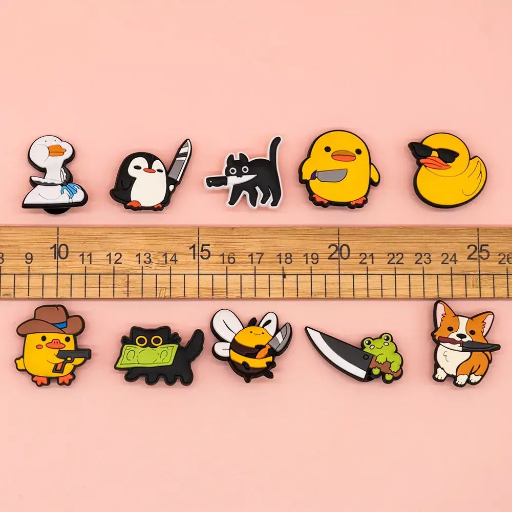 1/10 pçs animais dos desenhos animados sapato encantos patos pinguins gatos sapato decorações acessórios sapos cães pinos para mulheres crianças tamancos fivelas