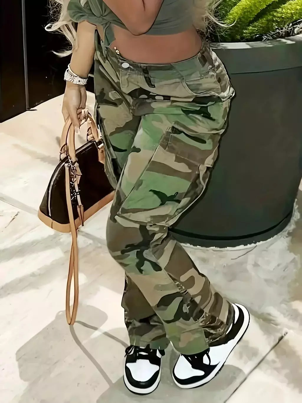 Camo Print Side Flap Pocket Calça Jeans de carga feminina, ajuste solto, elástico, Kpop Denim Pants, Y2K Roupas