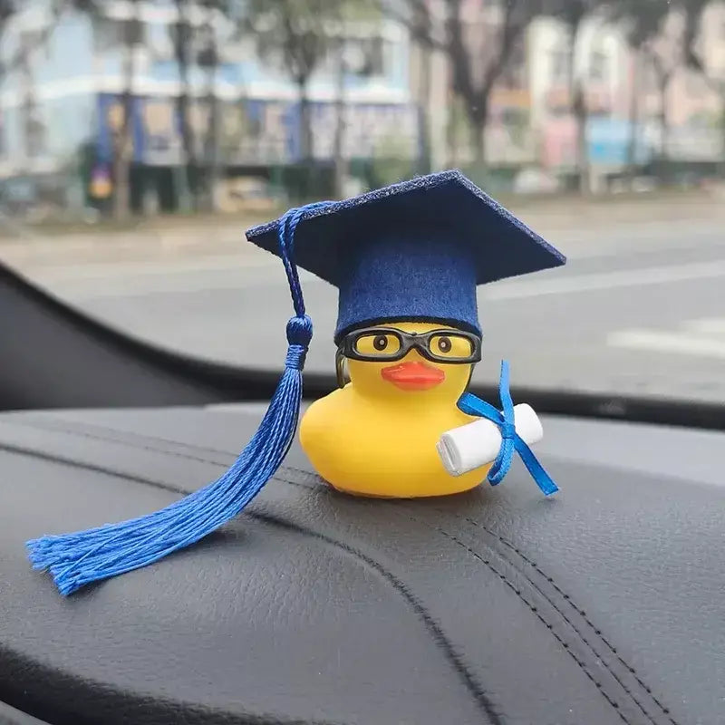 Ornamento de carro de pato de formatura pato amarelo com chapéu de formatura óculos de borracha pato ornamento interior do carro presente de temporada de formatura