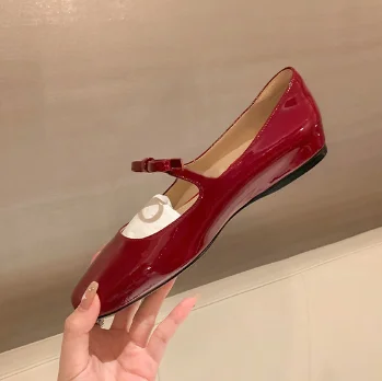 2023 luxo bowtie mary janes feminino dedo do pé quadrado brilhante couro & silk flats ballets femmes vermelho dança festa bola sapatos de casamento nupcial