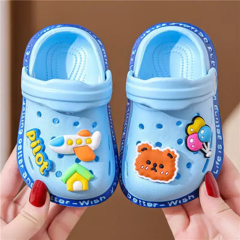 Verão crianças sapatos sandálias buraco sapatos infantis chinelos macio anti-skid design dos desenhos animados buraco sapatos de bebê praia de areia para meninos meninas