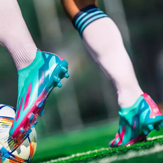Sapatos infantis de futebol antiderrapante, chuteiras de relvado de alta qualidade, botas de futebol para homens TF FG, 2410