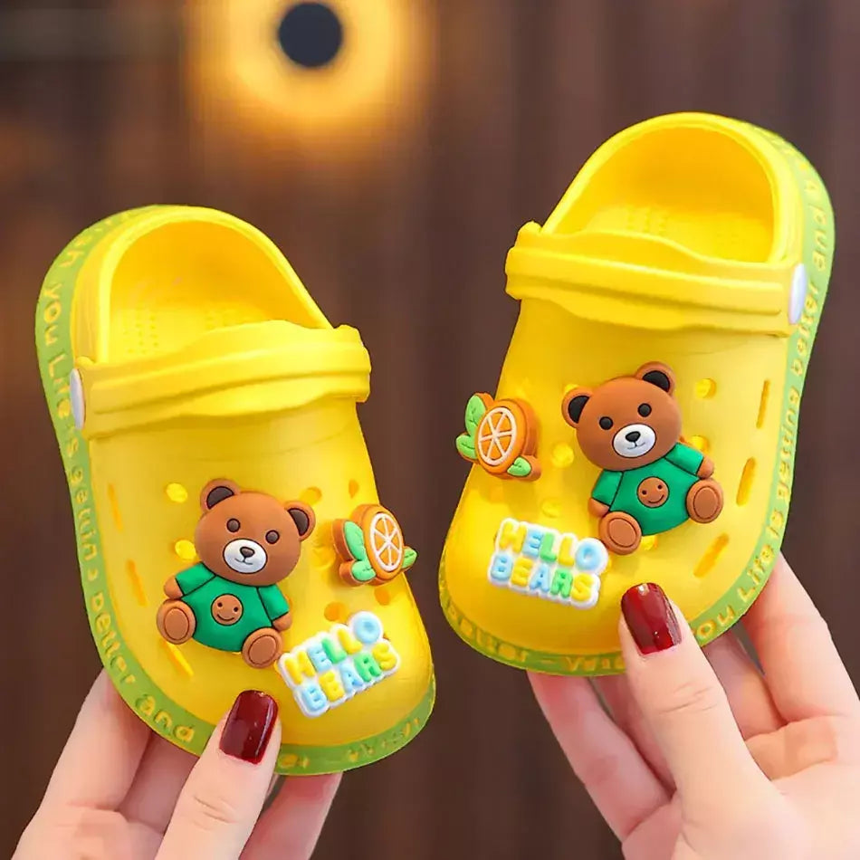Verão dos desenhos animados coelho urso respirável crianças indoor tamancos sapatos com buracos antiderrapantes unisex chinelos de sola macia crianças sandálias