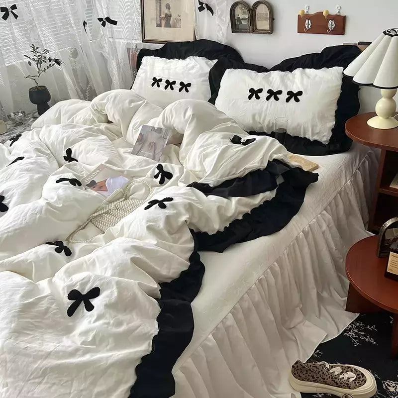 Conjunto de cama estilo princesa coreano para meninas, capa de edredão kawaii, arco preto, lençol macio para a pele, saia de cama, fronhas