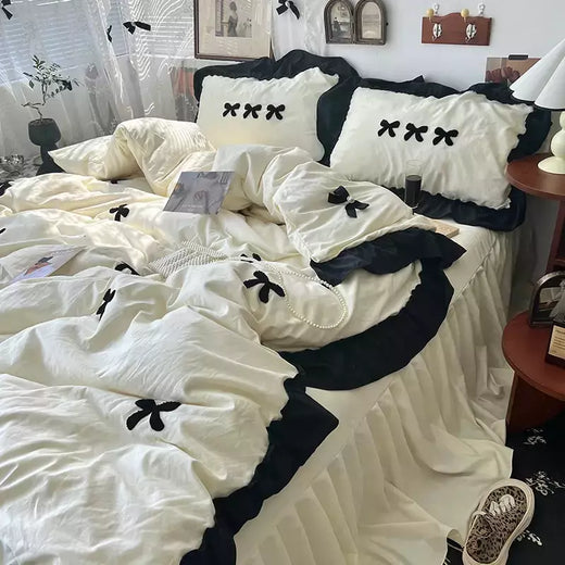 Conjunto de cama estilo princesa coreano para meninas, capa de edredão kawaii, arco preto, lençol macio para a pele, saia de cama, fronhas