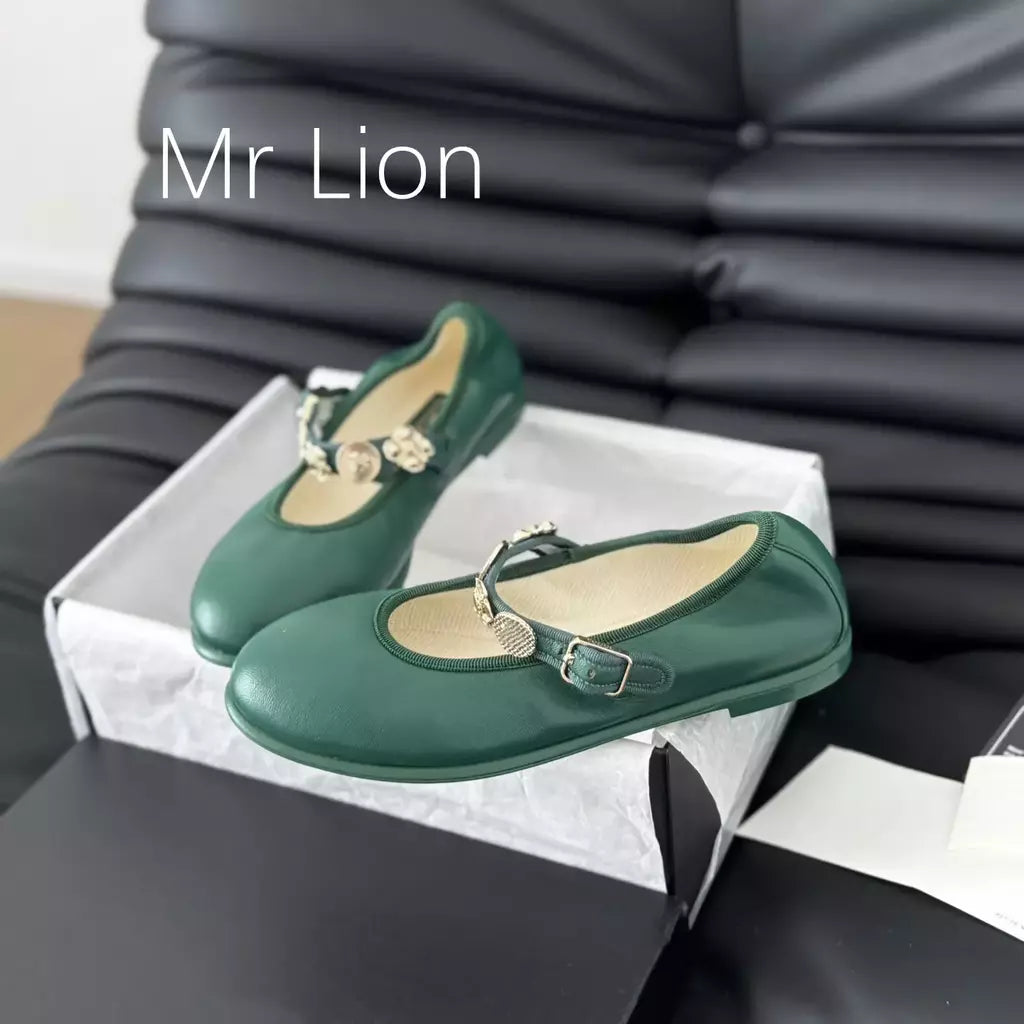 Sapatilhas de couro puro para mulheres, moda casual, sapatos elegantes simples, adornados metálicos, estilo diário e festivos
