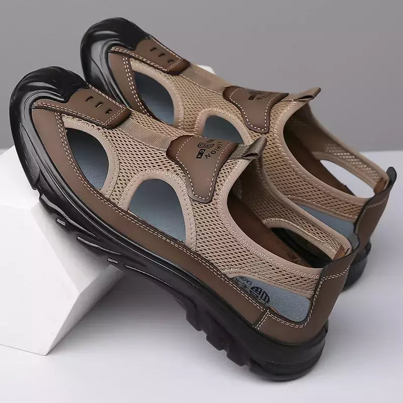 Sandálias de malha respirável para homens, sandálias de praia antiderrapantes, sapatos ocos ao ar livre, calçados flats, verão, novo