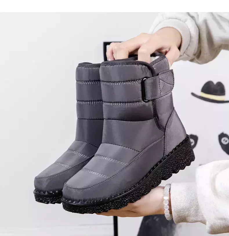 Botas de neve impermeáveis antiderrapantes para mulheres, sapatos de plataforma, tornozelo quente, sapatos acolchoados de algodão, inverno