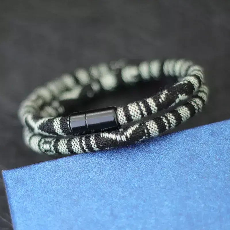 Novo em homens bohemia corda pulseira atrair magentic braclet aventura sobrevivência braslet pulseras hilo hombre praia surf brazalete