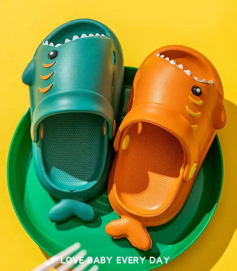 Crianças sandálias dos desenhos animados tubarão verão da criança meninos meninas sola macia sapatos de bebê chinelos antiderrapantes