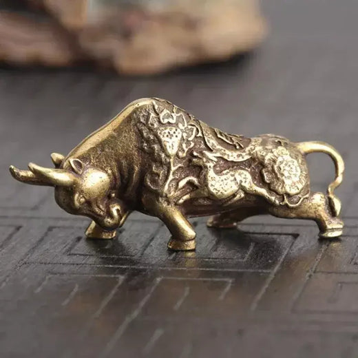 Estátua de touro da sorte de bronze, decoração de casa, ornamentos, estatueta em miniatura de animal de cobre, traz riqueza, decoração de mesa de escritório, artesanato