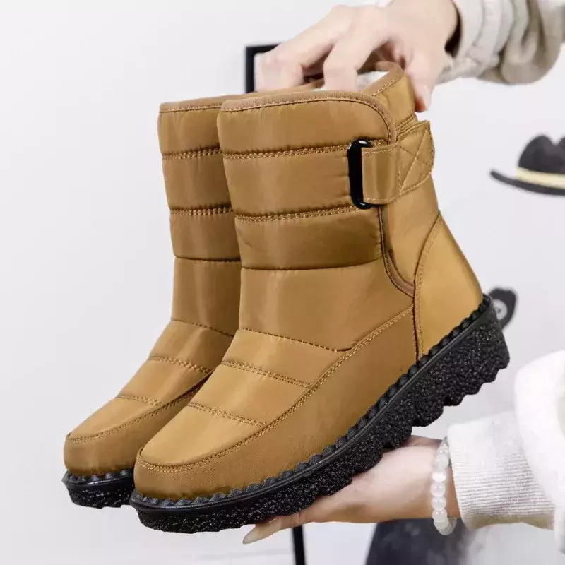 Botas de neve impermeáveis antiderrapantes para mulheres, sapatos de plataforma, tornozelo quente, sapatos acolchoados de algodão, inverno