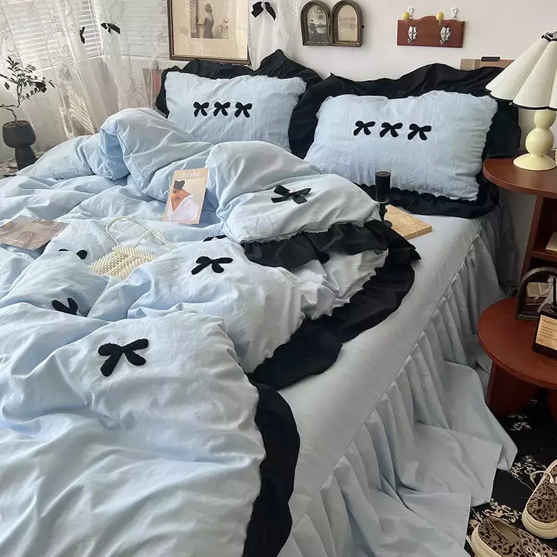 Conjunto de cama estilo princesa coreano para meninas, capa de edredão kawaii, arco preto, lençol macio para a pele, saia de cama, fronhas
