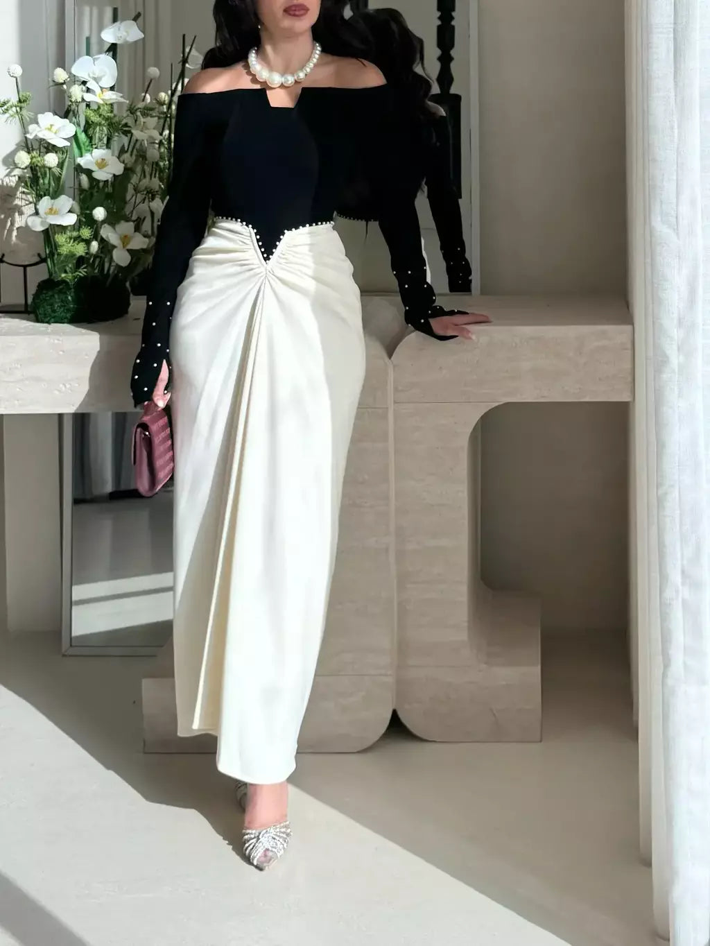 Temperamento vestido vestidos 2025 mulher vestido banquete contraste pérola retalhos pacote hip manga longa magro uma linha pescoço elegante