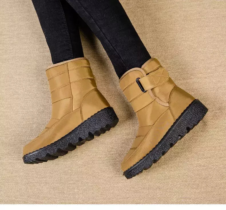 Botas de neve impermeáveis antiderrapantes para mulheres, sapatos de plataforma, tornozelo quente, sapatos acolchoados de algodão, inverno