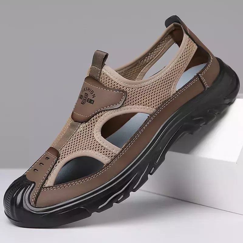Sandálias de malha respirável para homens, sandálias de praia antiderrapantes, sapatos ocos ao ar livre, calçados flats, verão, novo