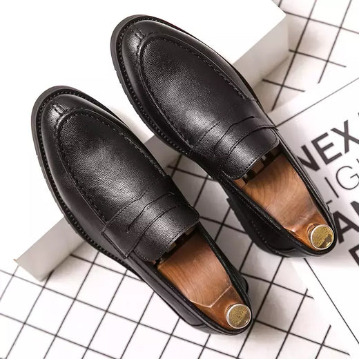 Primavera e outono dos homens sapatos pretos sapatos de vestido mocassins de couro casual para a tendência da moda de luxo masculino estilo britânico deslizamento em sapatos