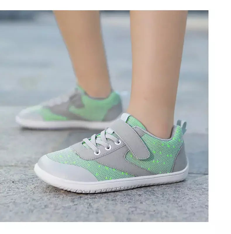 Novos meninos meninas tênis crianças largas sapatos descalços naturalmente spracam sapatos da criança pequena grande criança