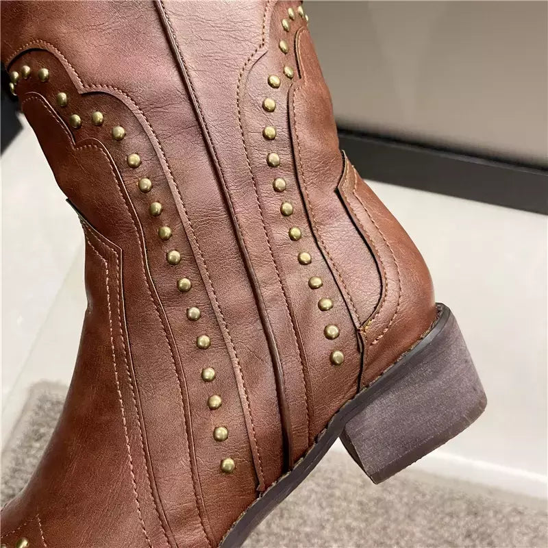 Botas góticas cravejadas para mulheres, joelho alto, couro curto, salto baixo, vaqueiro ocidental, designer de luxo, sapatos de rock novos, vintage, ocidental, 2024