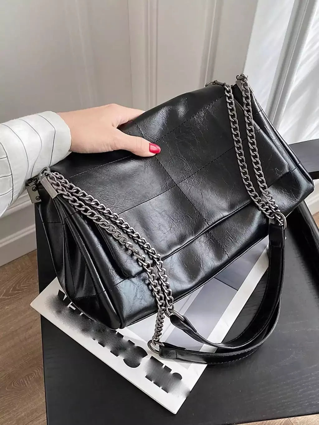 Bolsa feminina de grande capacidade para pendulares, sacola de corrente elegante e de alta qualidade, axilas de ombro único, nova, primavera e verão 2024