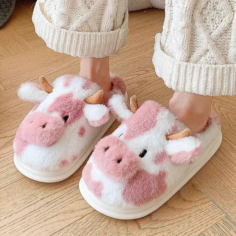 Inverno feminino quente dos desenhos animados chinelos de vaca dedo do pé fechado antiderrapante peludo casa sapatos feminino quarto interior sola grossa chinelos de pelúcia