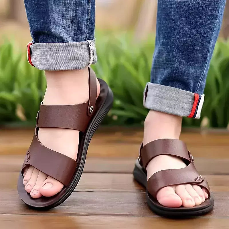 Sandálias masculinas reais de couro de vaca, sapatos de praia para motoristas, meia-idade e idosos, na moda, 2-usos, 2023, novo