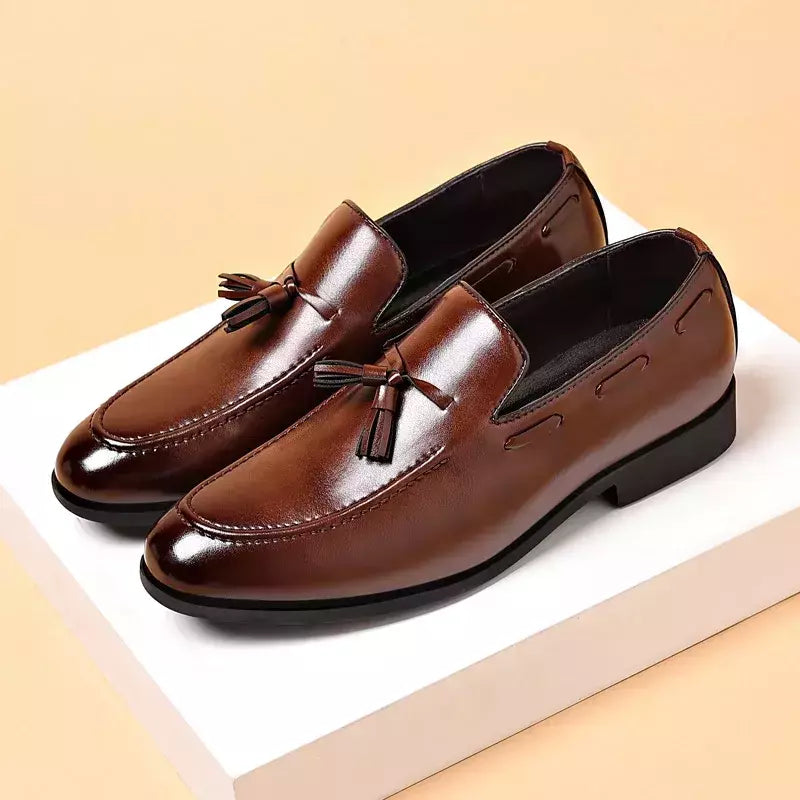 Sapato de couro masculino estilo designer, sapatos casuais de negócios, sapatos de festa de casamento, plus size, novo em folha