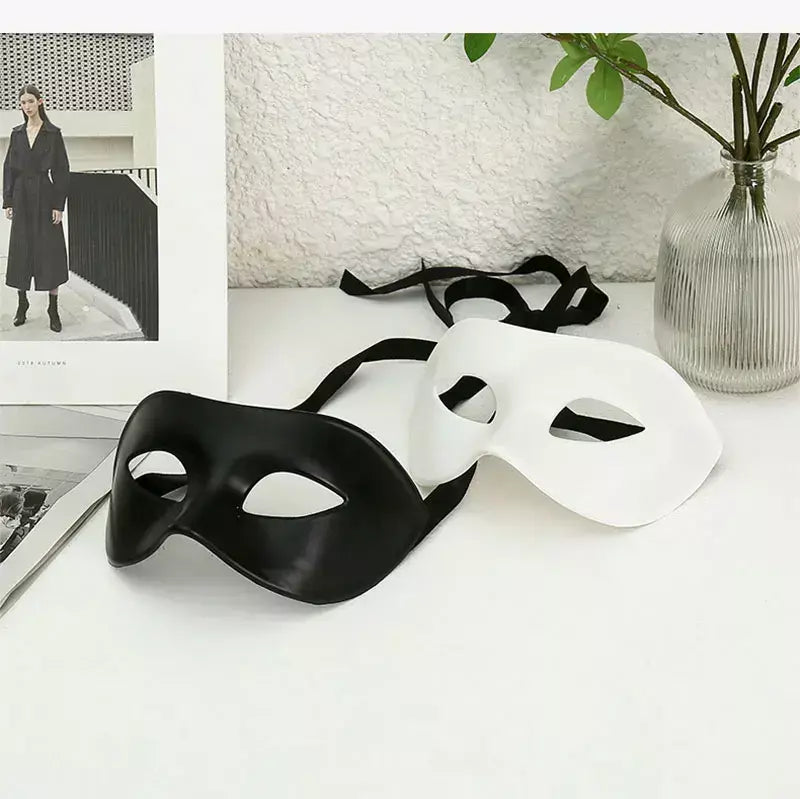 Mulheres homem sexy cavalheiro máscara de baile máscara de baile adereços festa de halloween preto branco retro máscara de plástico meia face cosplay máscara