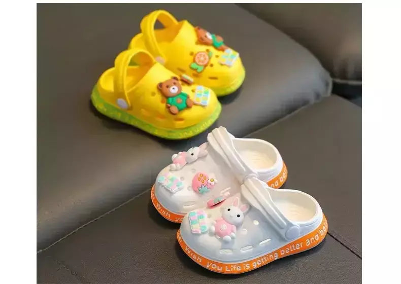 Chinelos bonitos dos desenhos animados das crianças com solas macias, Baby Bags Sapatos perfurados, Home and Baby Sandals
