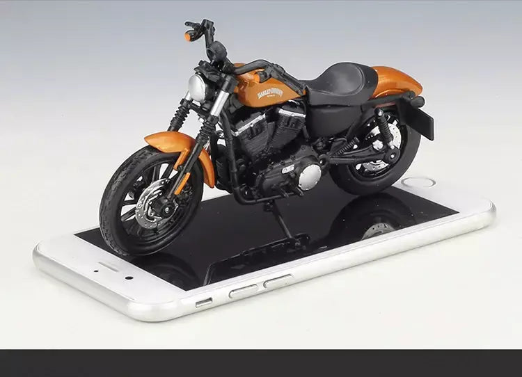Maisto 1:18 harley davidson sportster ferro 883 liga clássico modelo da motocicleta diecast metal motocicleta modelo crianças brinquedos presente