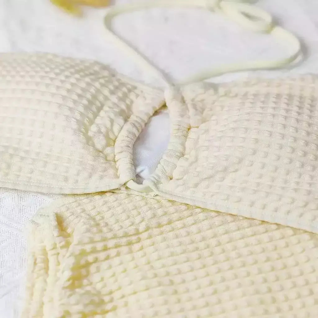 Terno de biquíni sexy cor bege para mulheres, roupa de banho com pescoço pendurado, saia de corda feminina, roupa de praia 3 peças