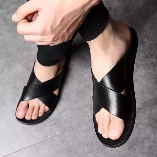 Sandálias masculinas de couro vintage, chinelos confortáveis para interior e exterior, sapatilhas casuais de praia, nova moda, verão 2024