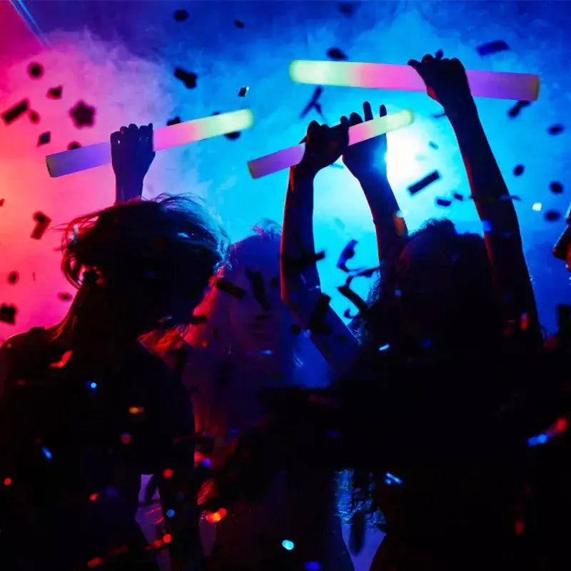 12/15/30/60 pçs led brilho varas em massa colorido rgb brilho espuma vara tubo de alegria luz escura para natal aniversário festa de casamento suprimentos