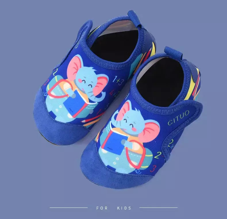 2024 novas crianças sapatos de praia meias de água meninos e meninas casa sapatos do bebê meias interiores dos desenhos animados unicórnio crianças chinelos