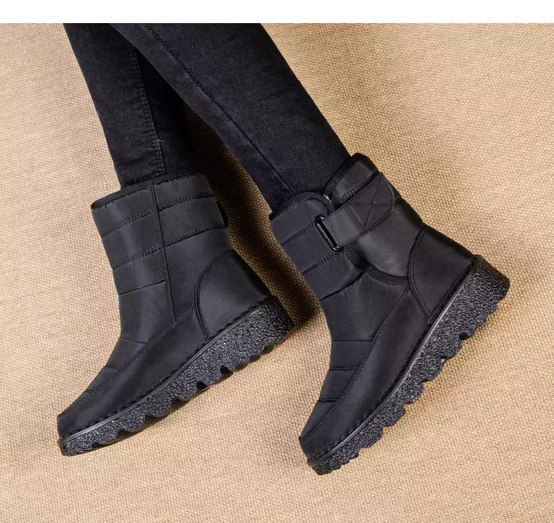 Botas de neve impermeáveis antiderrapantes para mulheres, sapatos de plataforma, tornozelo quente, sapatos acolchoados de algodão, inverno