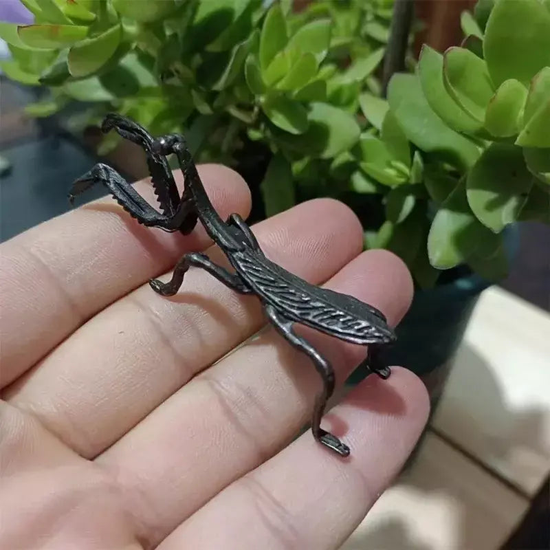 Simulação de bronze mantis ornamento antigo estatuetas de insetos em miniatura decorações de mesa artesanato chá animal de estimação feng shui colecionáveis