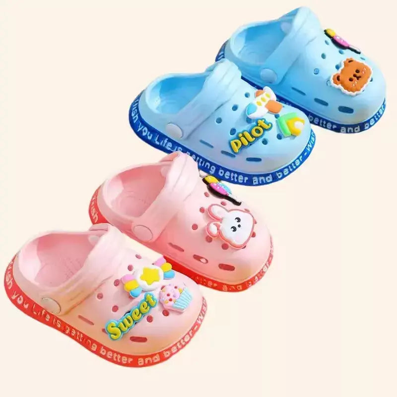 Verão crianças sapatos sandálias buraco sapatos infantis chinelos macio anti-skid design dos desenhos animados buraco sapatos de bebê praia de areia para meninos meninas