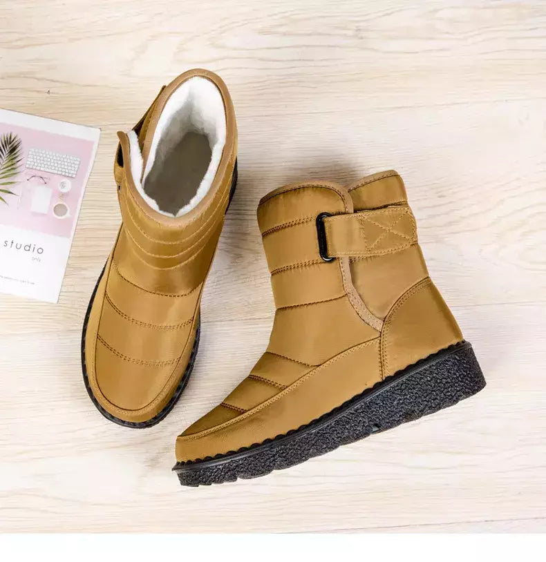 Botas de neve impermeáveis antiderrapantes para mulheres, sapatos de plataforma, tornozelo quente, sapatos acolchoados de algodão, inverno