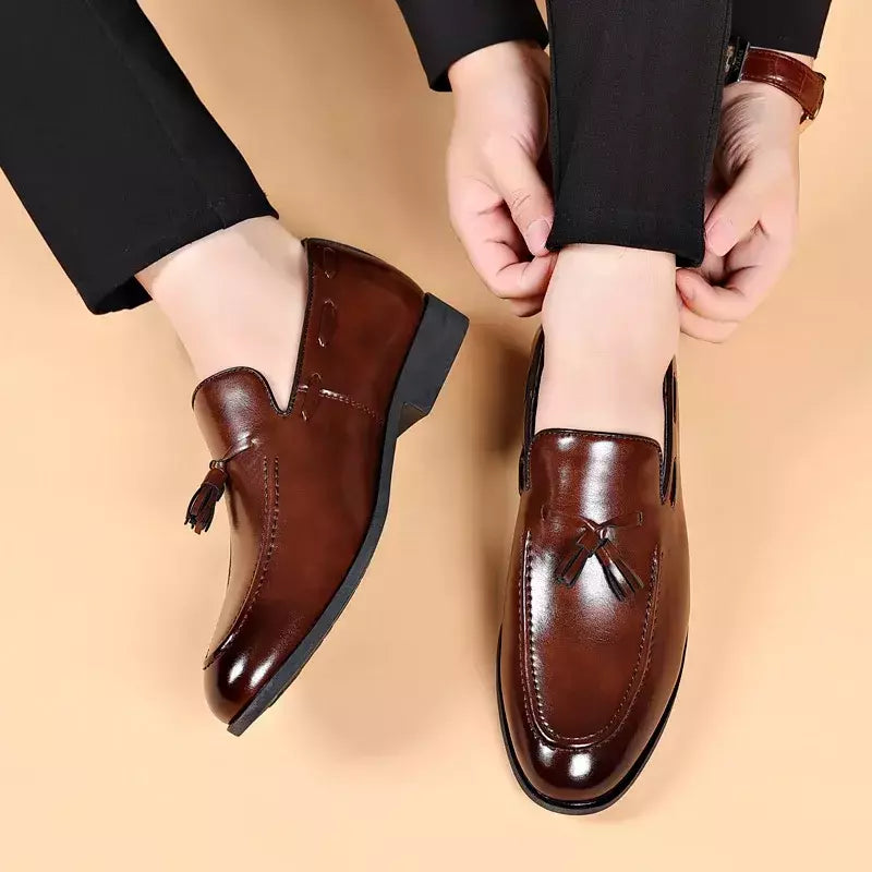 Sapato de couro masculino estilo designer, sapatos casuais de negócios, sapatos de festa de casamento, plus size, novo em folha