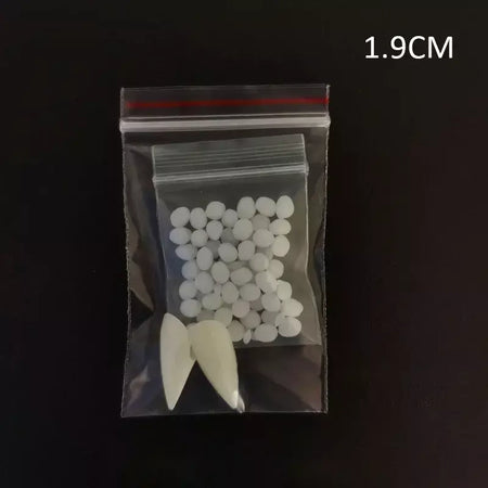 1 par de dentes de vampiro, presas, adereços para dentaduras, fantasia de halloween, dentes falsos, cola sólida, adesivo para dentadura, decoração de festa de halloween