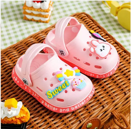 Verão crianças sapatos sandálias buraco sapatos infantis chinelos macio anti-skid design dos desenhos animados buraco sapatos de bebê praia de areia para meninos meninas