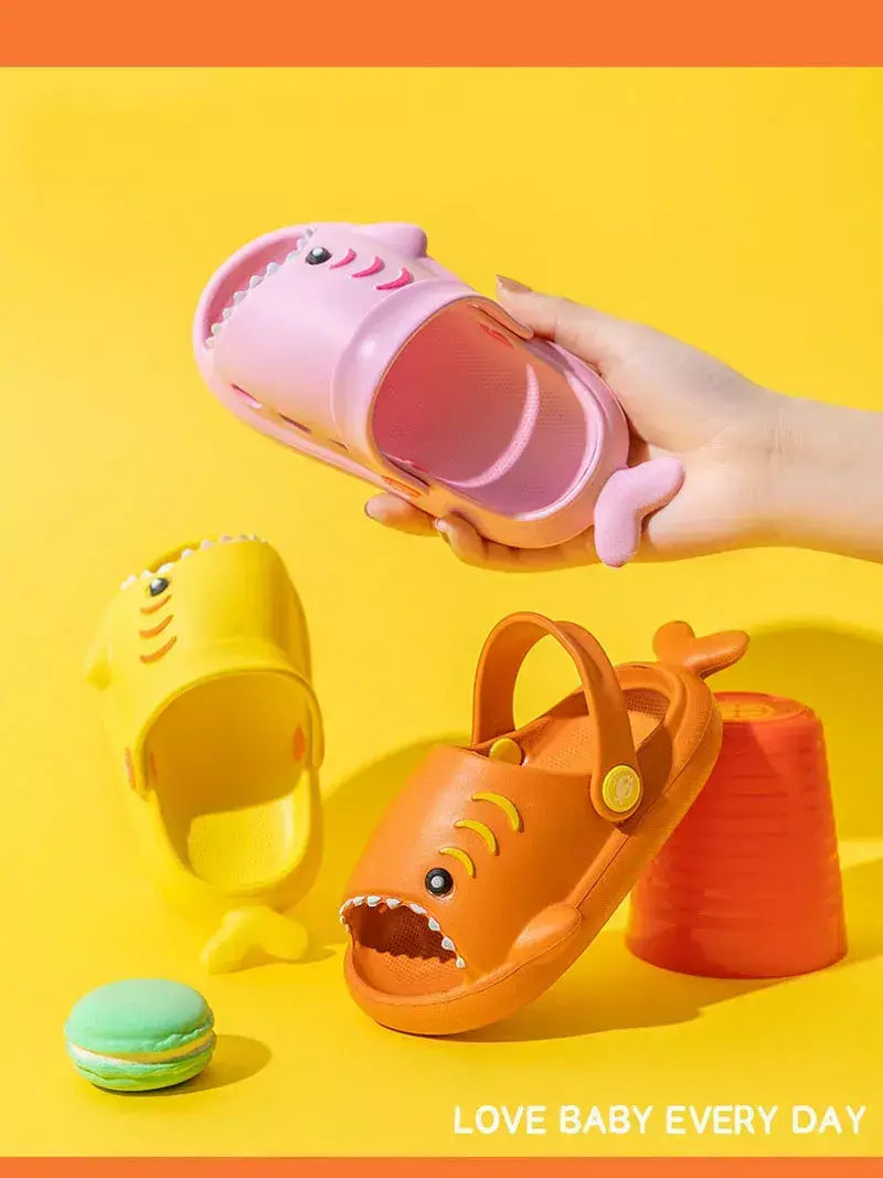 Crianças sandálias dos desenhos animados tubarão verão da criança meninos meninas sola macia sapatos de bebê chinelos antiderrapantes