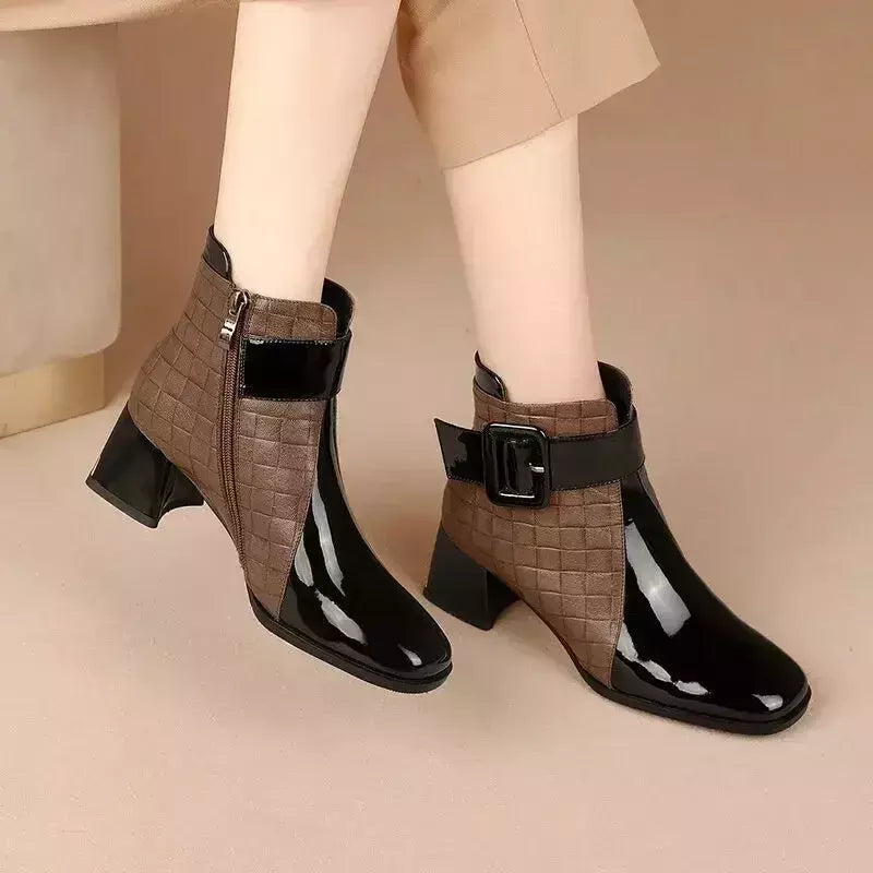 Botas retrô com saltos grossos para mulheres, botas curtas de plataforma, fivela de cinto, sapatos de trabalho feminino, nova moda outono