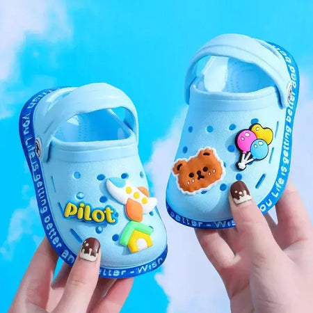 Verão crianças sapatos sandálias buraco sapatos infantis chinelos macio anti-skid design dos desenhos animados buraco sapatos de bebê praia de areia para meninos meninas
