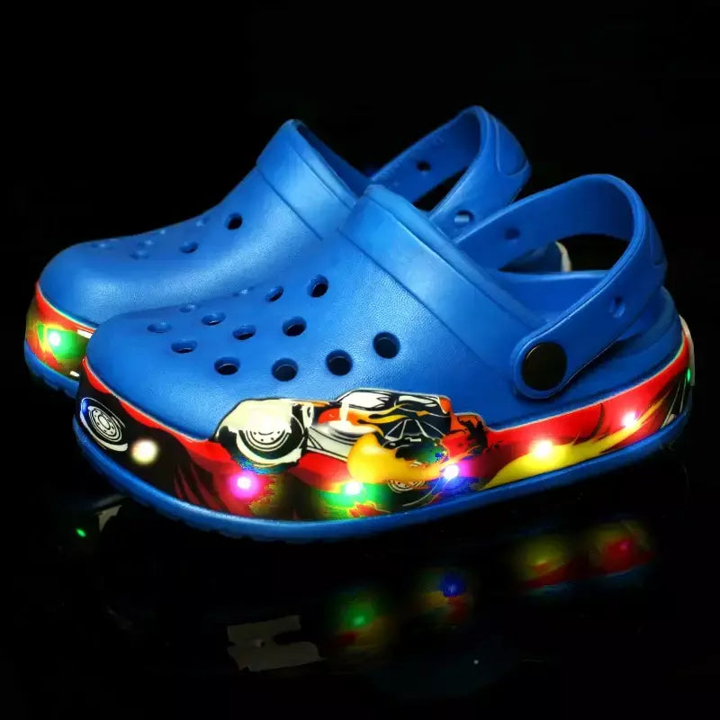 Verão crianças buraco sandálias led iluminado piscando sapatos de luz meninos meninas sandálias de praia crianças respirável moda tênis