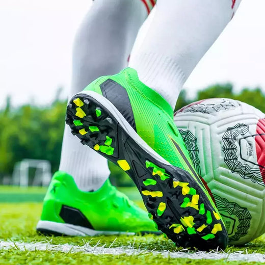 Sapatos de futebol FG TF para homens, botas antiderrapantes, grampos de treinamento ao ar livre, tênis de futsal, calçado esportivo infantil