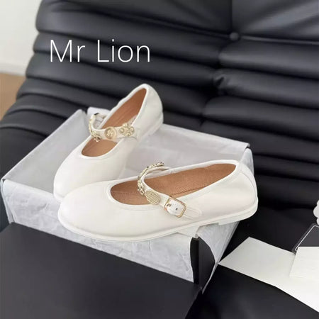 Sapatilhas de couro puro para mulheres, moda casual, sapatos elegantes simples, adornados metálicos, estilo diário e festivos